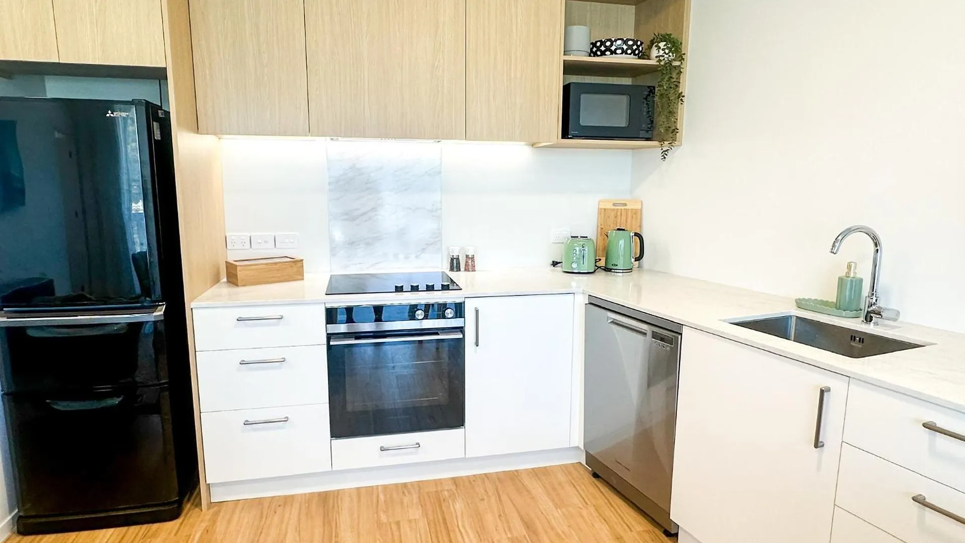 Modern 3Bdr 2Bath Apartment Beach Golf Shops Relax Paraparaumu