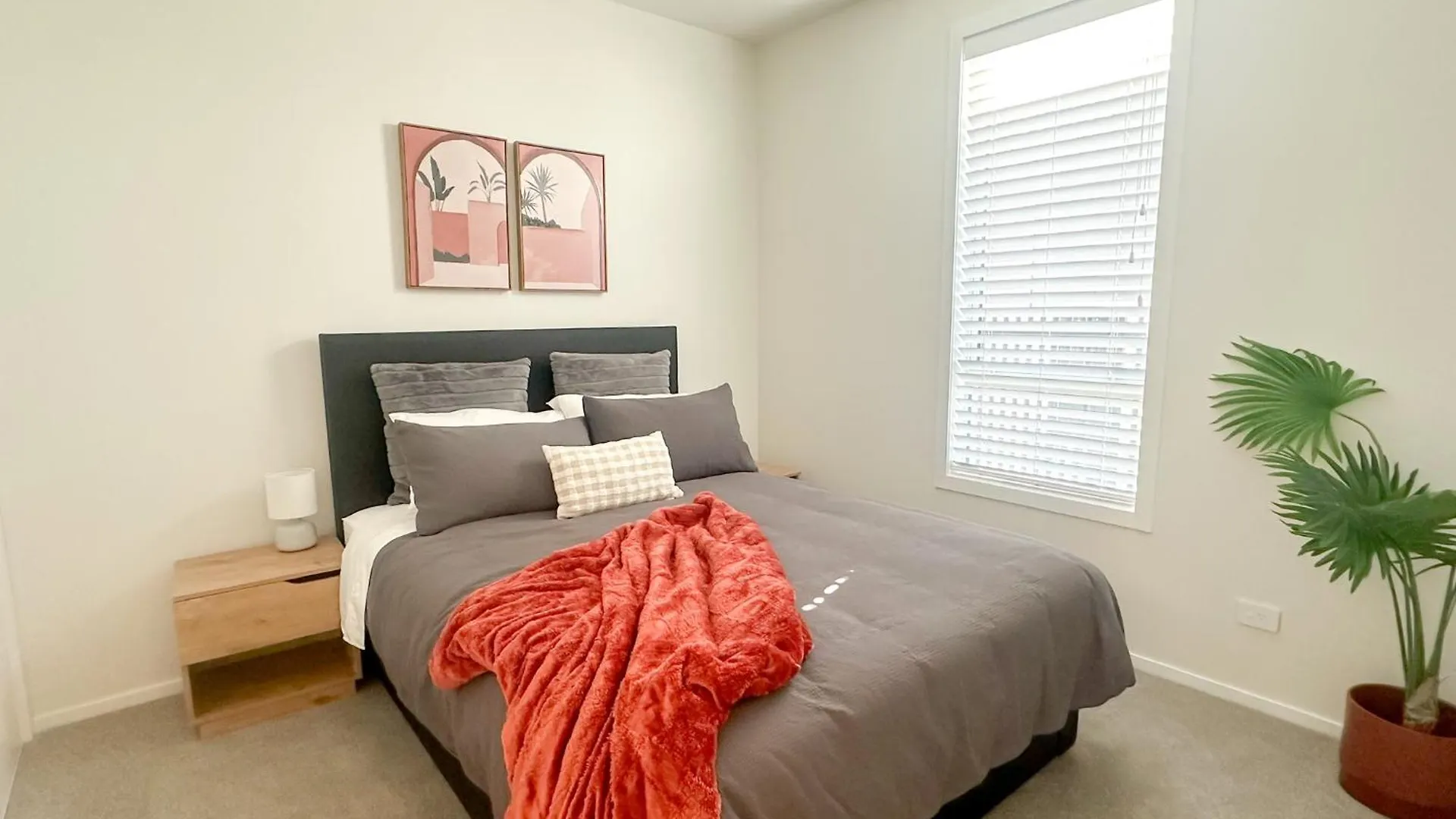 Modern 3Bdr 2Bath Apartment Beach Golf Shops Relax Paraparaumu